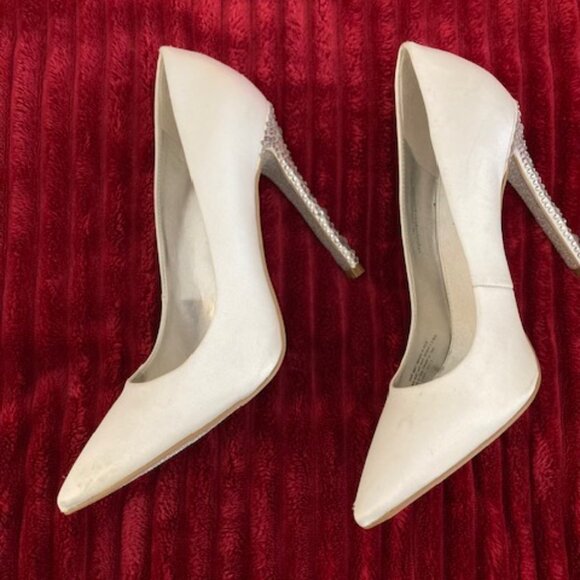 Nine West Brand New White Satin with Rhinestone High Heels in Size 7 - Picture 1 of 5